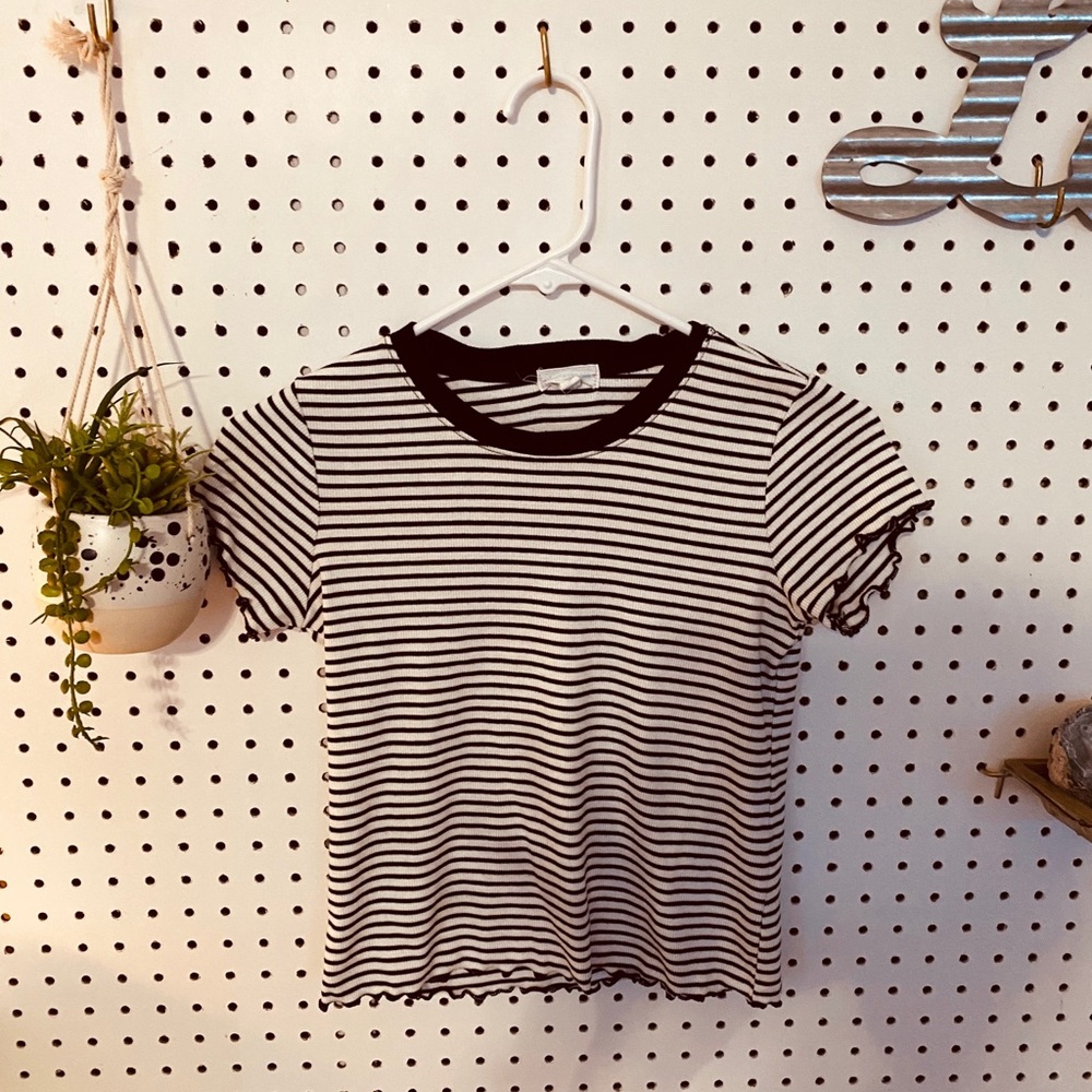 Black crop top